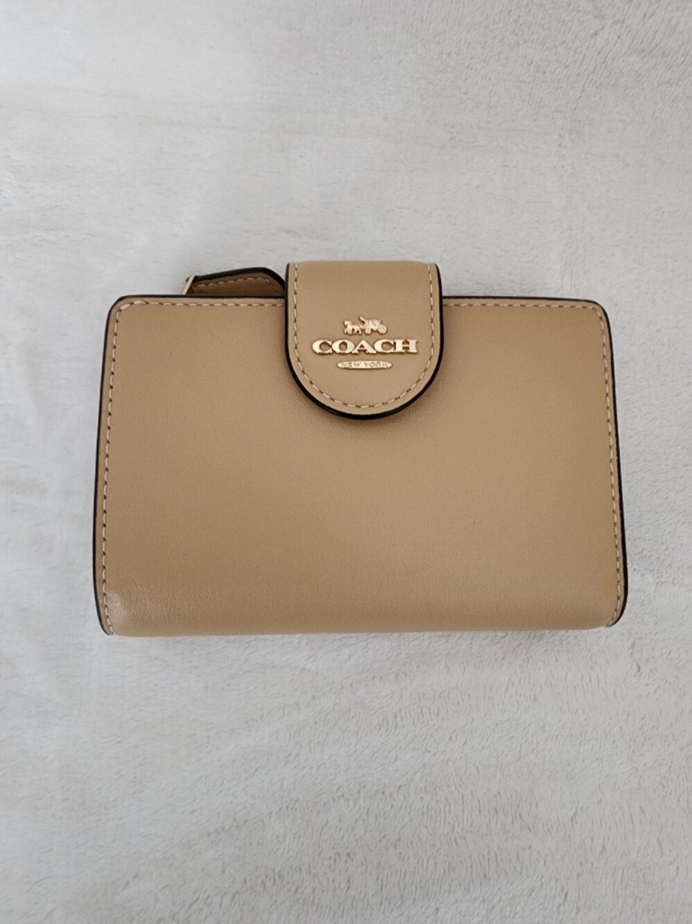 Coach Medium Corner Zip Wallet